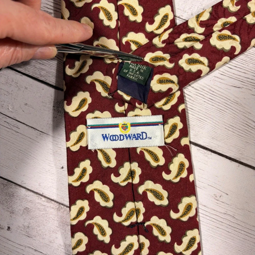 Woodward Silk Necktie Burgundy Paisley Pattern Made in USA Mens Tie